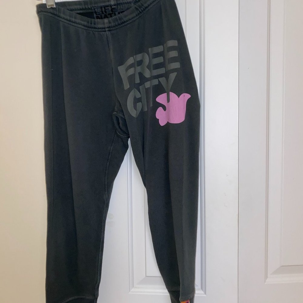 freecity 3/4 sweatpants/joggers!!